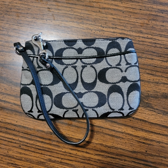 Authentic Coach Black & Grey Wristlet - Picture 7 of 10